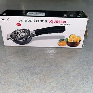 NWT XBUTY jumbo lemon squeezer